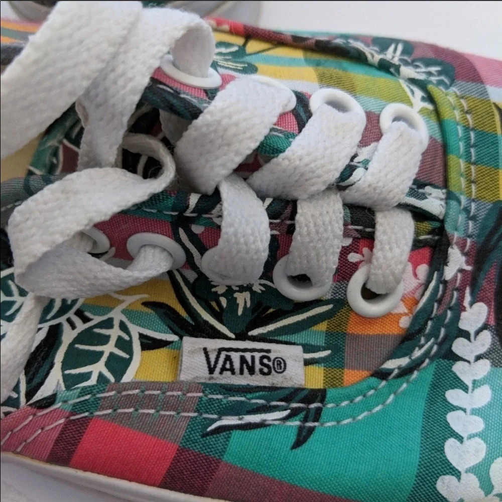 EUC WOMENS VANS - Picture 7 of 8